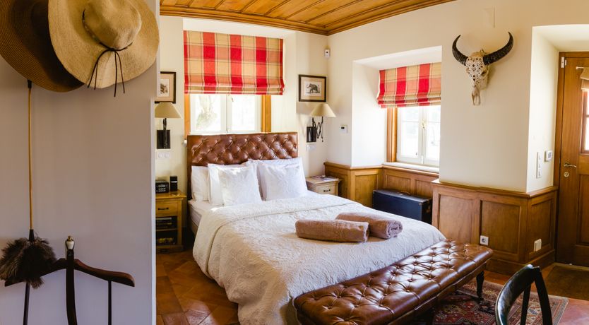 Photo of Romantic Outlook