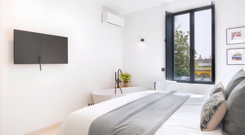 Photo of Pilatos Passage