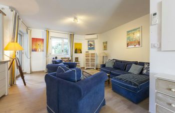 Classic Riviera Holiday Home