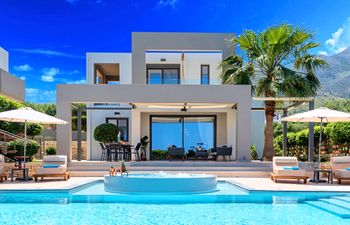 Cretan Lakeside Villa Holiday Home