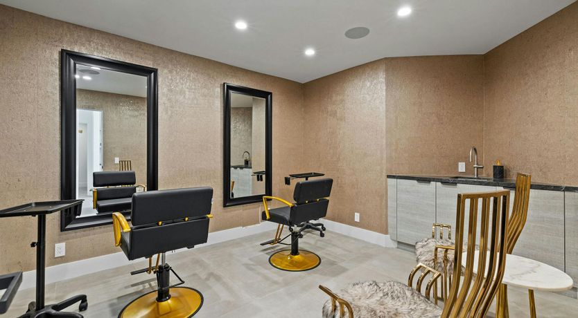 Photo of Crimson Retreat