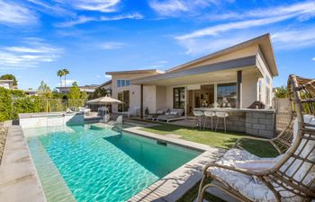 Desert Modernity Holiday Home