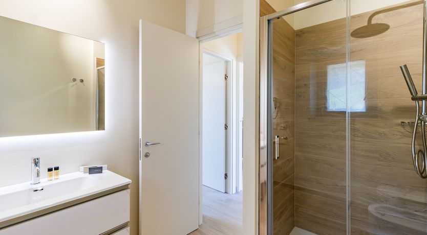 Photo of Arezzo Window