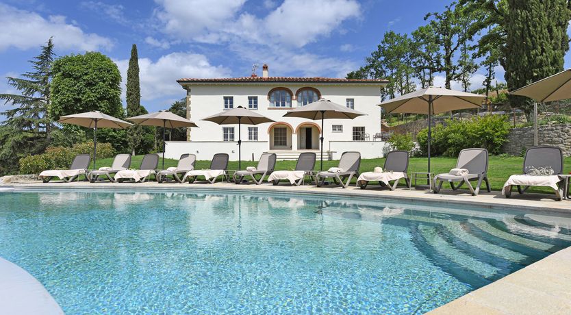 Photo of Arezzo Window