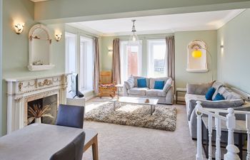 Sunny Promenade Holiday Home
