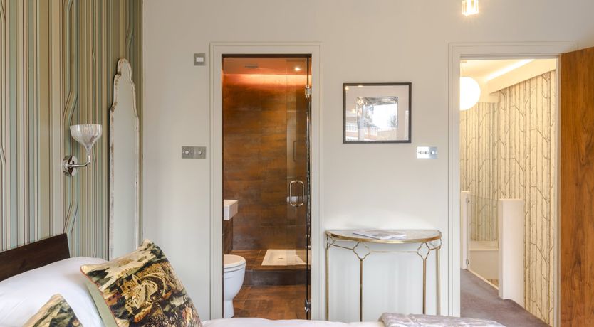 Photo of Neon Melody