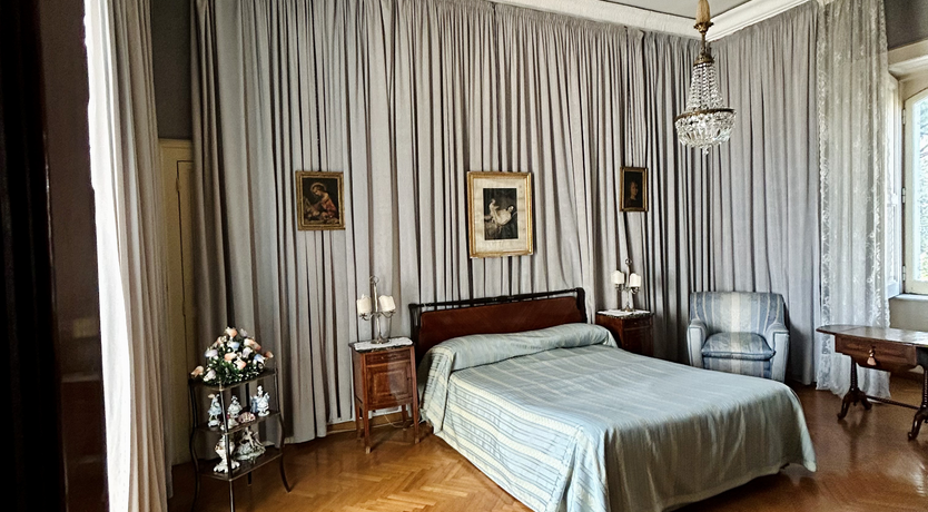 Photo of Vesuvius Views