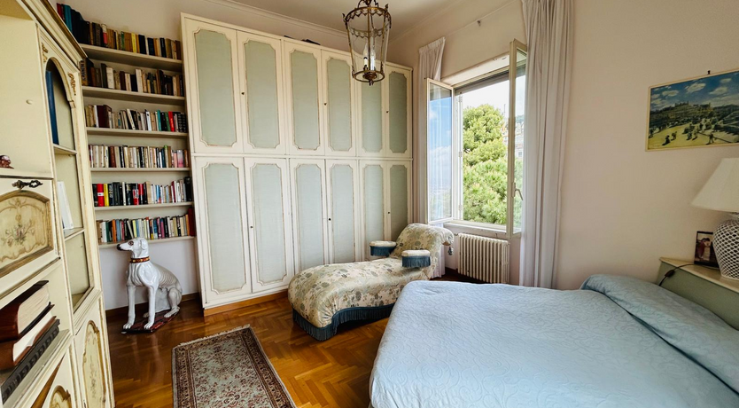 Photo of Vesuvius Views