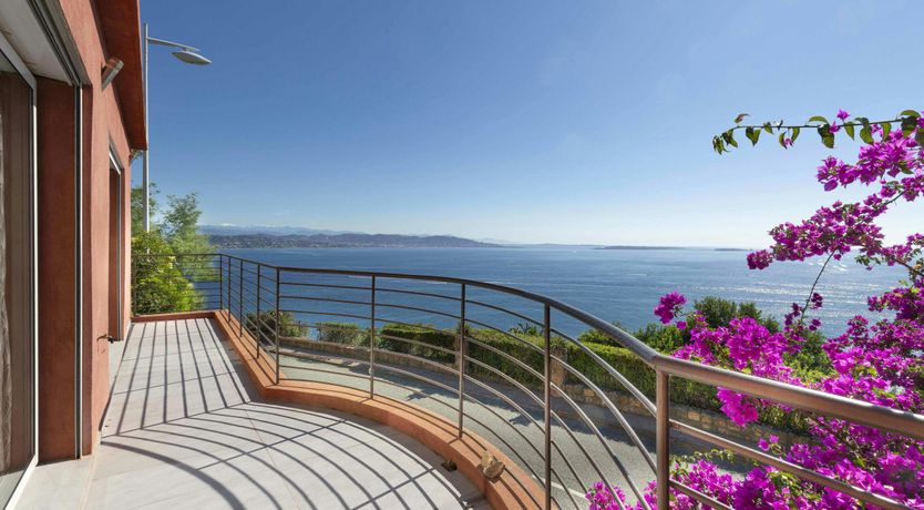 Photo of Golden Coast Path