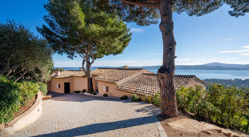 Photo of The Gulf Jewel