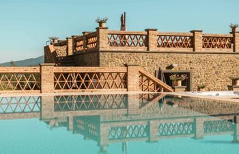 A Tuscan Sunrise Holiday Home