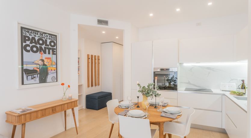 Photo of Central & White