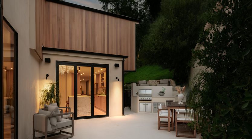 Photo of Studio City Sun