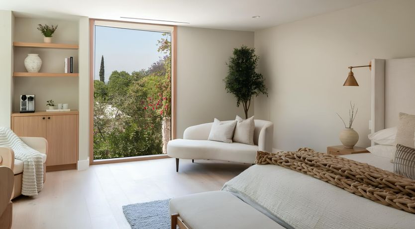 Photo of Studio City Sun