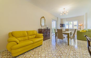 Sunny Waters Holiday Home