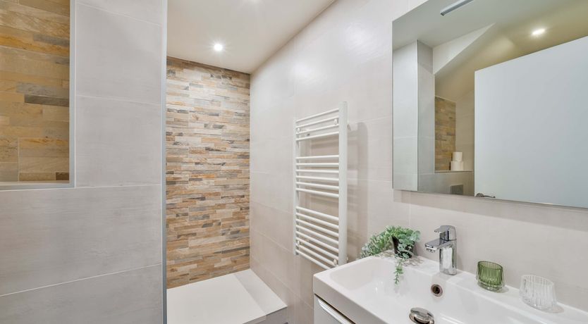 Photo of An Eiffel Walk