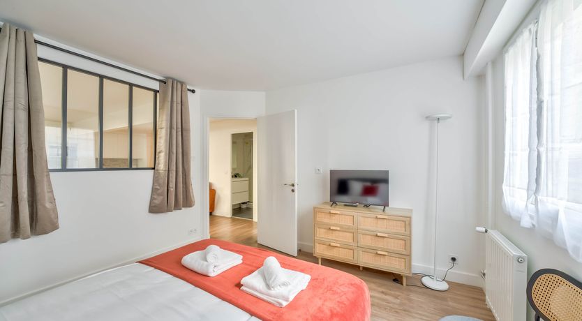 Photo of An Eiffel Walk