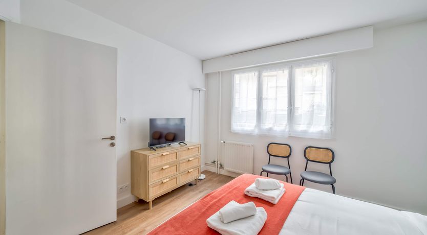 Photo of An Eiffel Walk