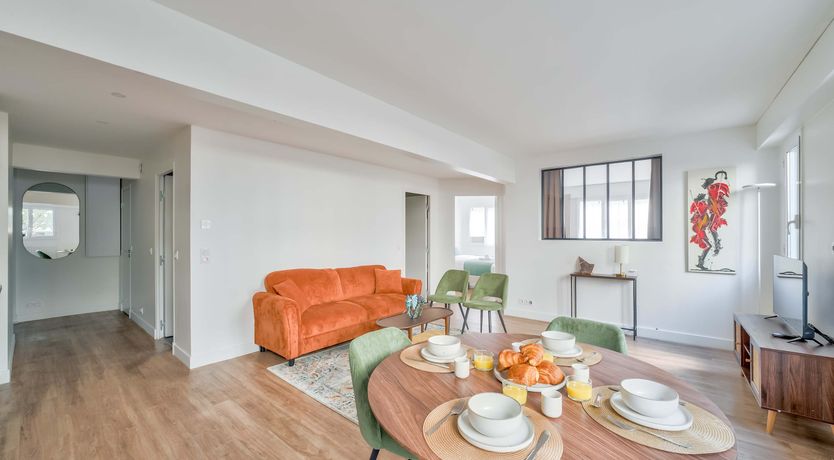 Photo of An Eiffel Walk