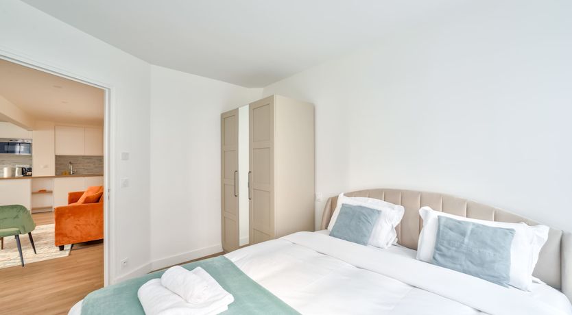 Photo of An Eiffel Walk