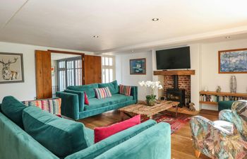 Ivy & Crimson Holiday Home