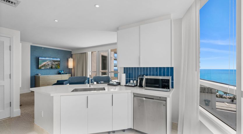 Photo of Drifting on the Ocean