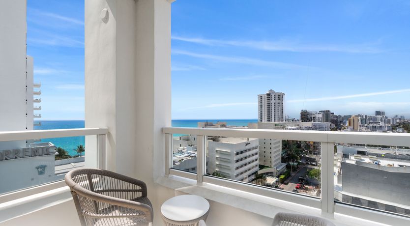 Photo of Drifting on the Ocean