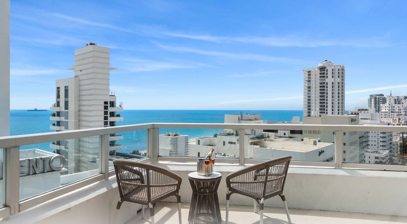 Photo of Drifting on the Ocean