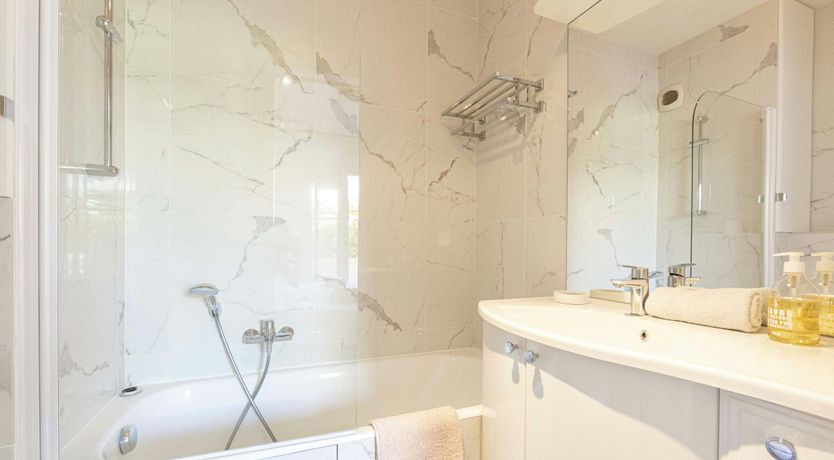 Photo of Harbour & Pearl