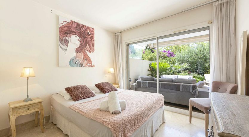 Photo of Harbour & Pearl