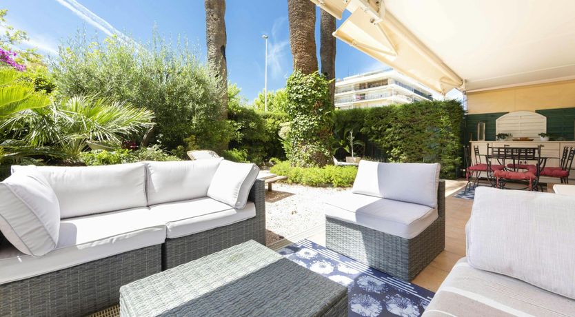 Photo of Harbour & Pearl