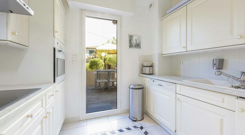 Photo of Harbour & Pearl