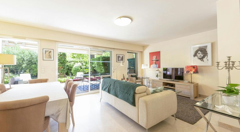 Photo of Harbour & Pearl