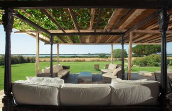 Terra Rossa Holiday Home