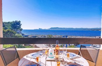 Château de la Madrague Apartment 10 Holiday Home