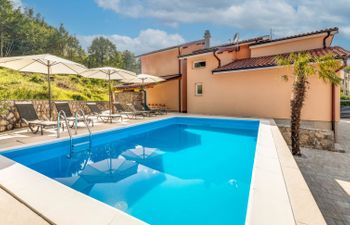 Matej Holiday Home