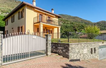 Alex Apartment 2 Holiday Home