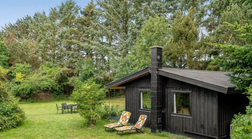 Photo of "Wenche" - 840m from the sea