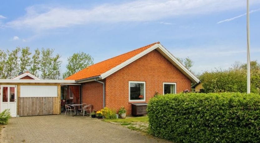 Photo of "Fiola" - 20km from the sea