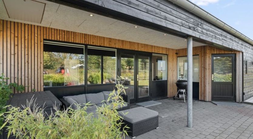 Photo of "Harri" - 400m from the sea