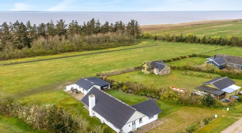 Photo of "Moreen" - 200m to the fjord