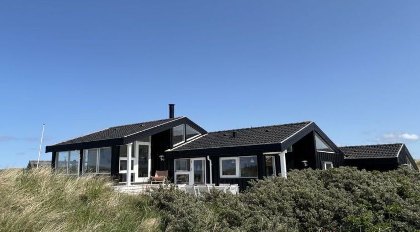 Photo of "Annaliese" - 175m from the sea