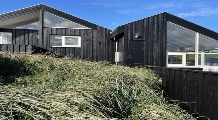 Photo of "Annaliese" - 175m from the sea