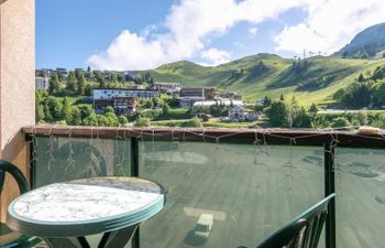 LE VERNON Holiday Home