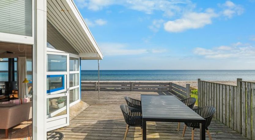 Photo of "Amila" - 10m from the sea