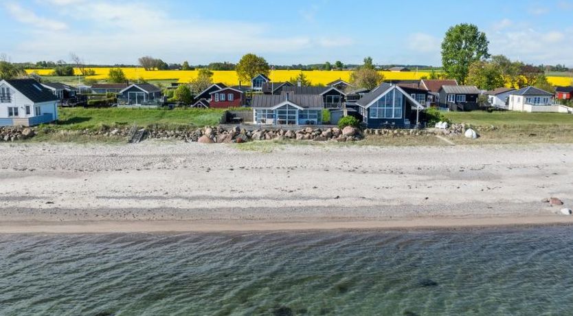 Photo of "Amila" - 10m from the sea