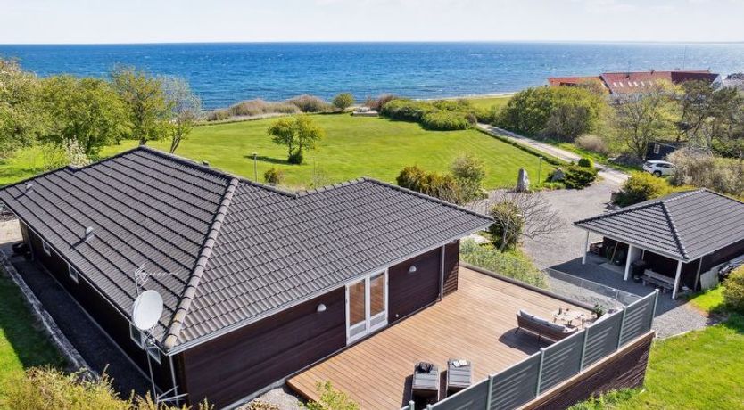 Photo of "Sahid" - 20m from the sea