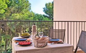 Photo of Le Luberon Loisirs Apartment 3