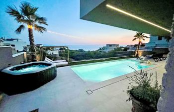 Villa 5 Holiday Home