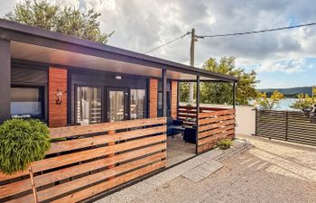 Hosekra Hišica Holiday Home